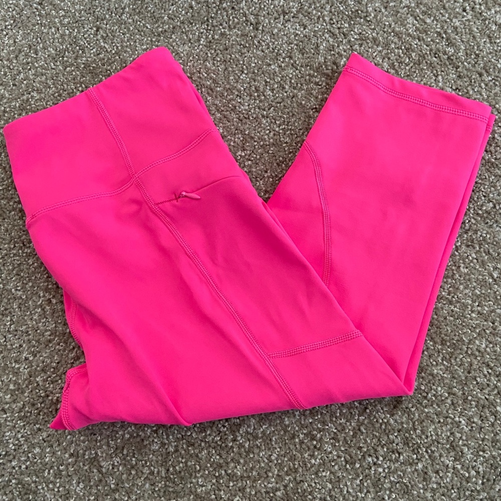 Zyia hot pink light n tight crop zipper pockets